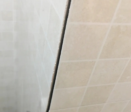 纳雍瓷砖空鼓维修公司分享阳台瓷砖脱落的修复过程可以分为以下几个步骤